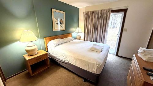 3 bedrooms, 5 beds