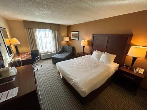 Comfort Inn at the Park - image 8