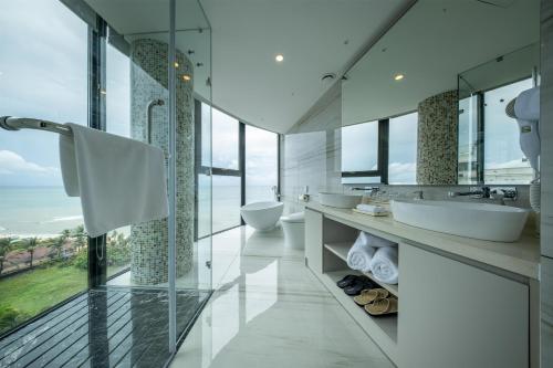 Koupelna, WorldHotels Long Beach Resort Phu Quoc in Phu Quoc Island