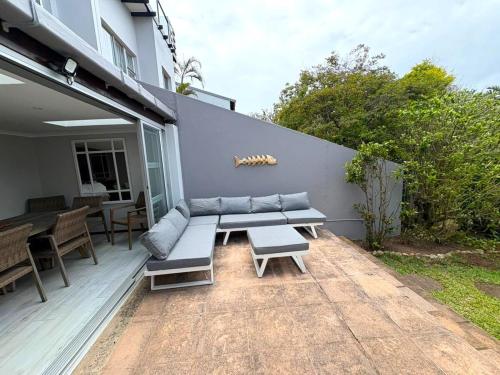 Lalamanzi Beach Villa - Direct Beach Access in Саутбруум