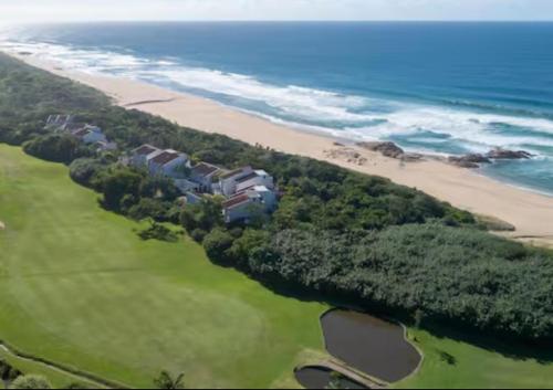 Lalamanzi Beach Villa - Direct Beach Access in Саутбруум