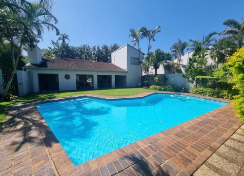 Lalamanzi Beach Villa - Direct Beach Access in Саутбруум