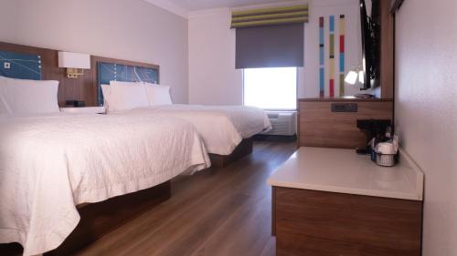Hampton Inn and Suites Houston-Katy - image 9