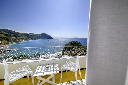 Hotel Terme San Michele & SPA, WorldHotels Distinctive Adults Only Room Type - Superior King Room with Balcony and Sea View - Non-Smoking