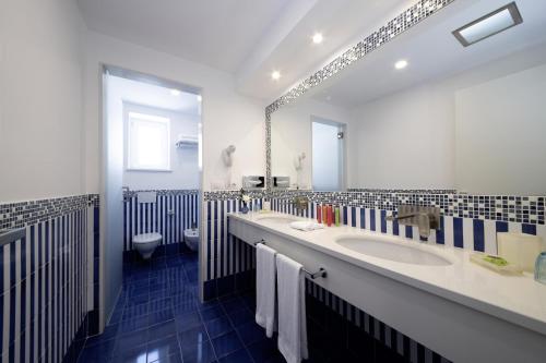 Hotel Terme San Michele & SPA, WorldHotels Distinctive Adults Only Room Type - Junior King Suite with Sofa Bed and Terrace - Sea View/Non-Smoking