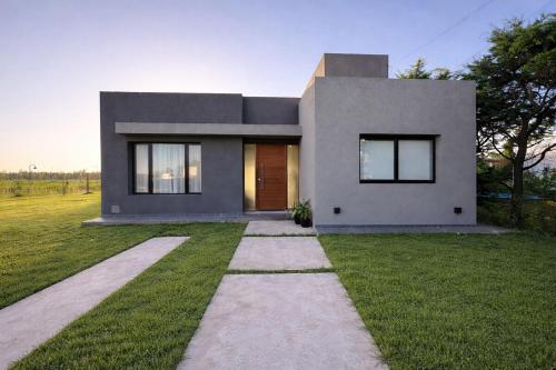Casa con pileta en Funes