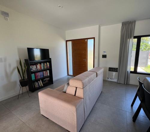 Casa con Pileta, Parrilla y Jardin en Rosario, Funes, Santa Fe in Funes