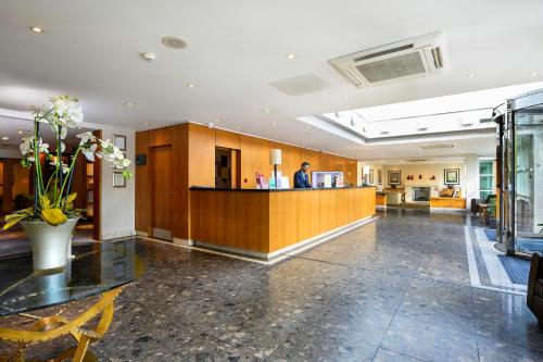 Előcsarnok, Regency Park Hotel, Health Club & Spa in Newbury