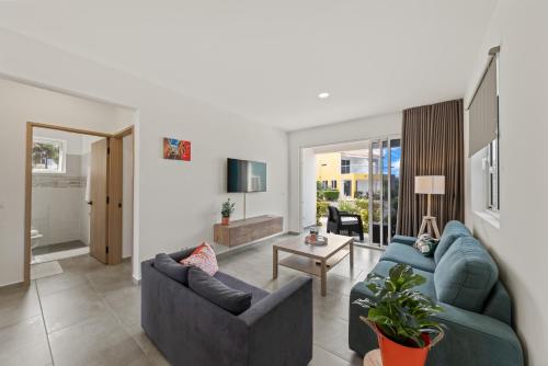 Ocean Hibiscus, Punta Azul, Curacao in Lagun