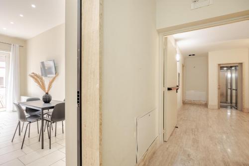 Al Maschio Angioino Apartment - In the center of Naples
