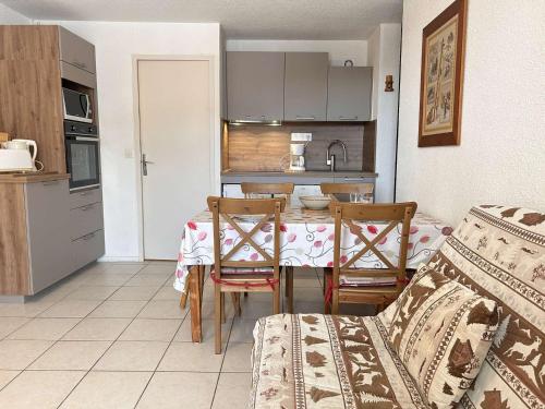 Appartement à Risoul, balcon, 2 pièces, 6 couchages, parking, animaux admis - FR-1-330-572 (Appartement a Risoul, balcon, 2 pieces, 6 couchages, parking, animaux admis - FR-1-330-572) in 里蘇爾