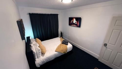 Bachi - Private Room 3 with Parking, Desk & Fast WiFi near Yale, Quinnipiac, SCSU & Hospitals in 哈姆登