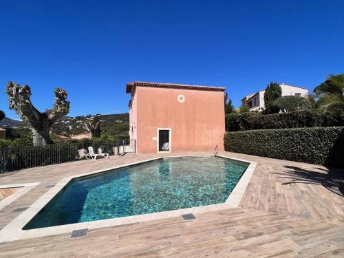 Maison rénovée avec jardin et climatisation, proche vignes - FR-1-726-28 (Maison renovee avec jardin et climatisation, proche vignes - FR-1-726-28) in La Croix-Valmer