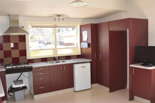 Kitchen, The Bug Backpackers in Nelson South