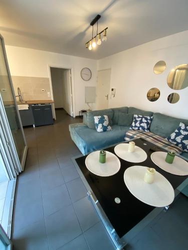 FLC- Vaste T2 -Parking-Air Conditioning-Terrace-6p-St Charles - Location saisonnière - Marseille