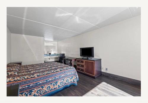 Family Inns of America - Mobile – Mobile, AL