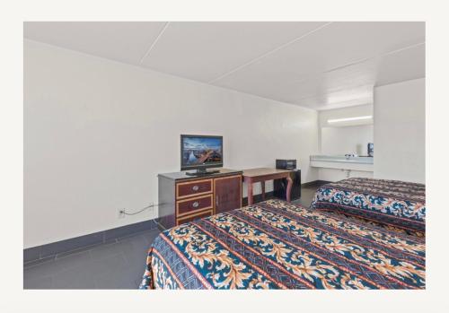 Family Inns of America - Mobile – Mobile, AL