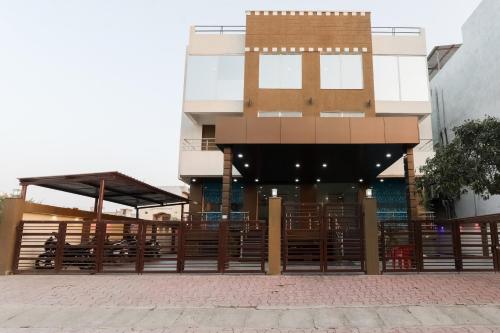 Entrance, Hotel O The Maharaja Inn in Cantonment