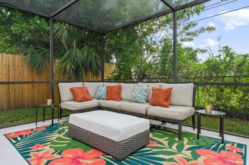 Serenity on Lark St 4BD 2BA Pool Home Just minutes to the beach in Seminole (FL)