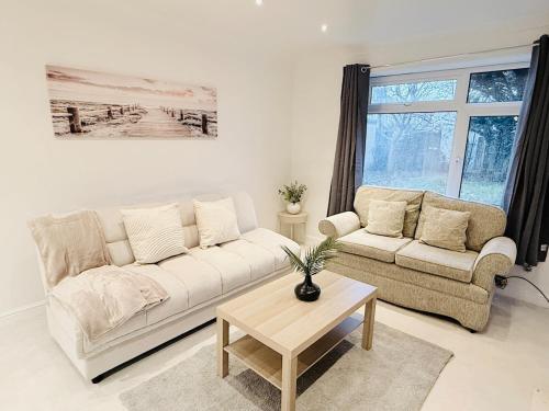 Meon house 3 bed luxury with 2 Kings and 1 double – khách sạn tại Milton