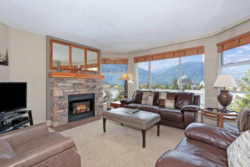 Woodrun Lodge 503 | Ski-In-Ski-Out, Upper Floor Views, Pool, Hot Tub, Gym – khách sạn tại Whistler