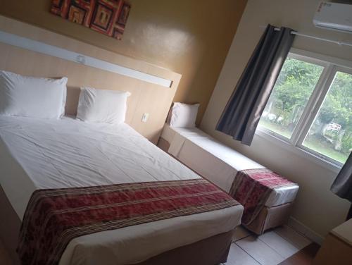 1 double bed, 1 twin bed