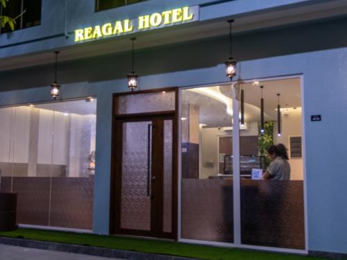 ทัศนียภาพภายนอกโรงแรม, Reagal Gardens in สนามบินนานาชาติมาเล