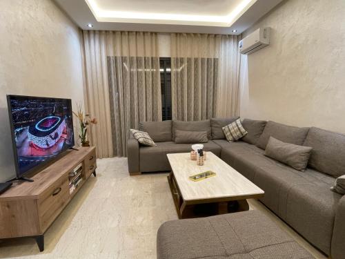 Luxury 3 Bedroom Apt Near Park and Sea, Heated Indoor Pool, Wifi, Free Parking, Casablanca (photo 7)