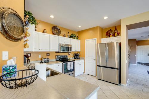 Gold Canyon Retreat with Fire Pit Grill and Mtn Views - image 12