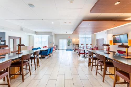Ételek és italok, Holiday Inn Express And Suites Nashville North - Springfield By IHG in Springfield (TN)