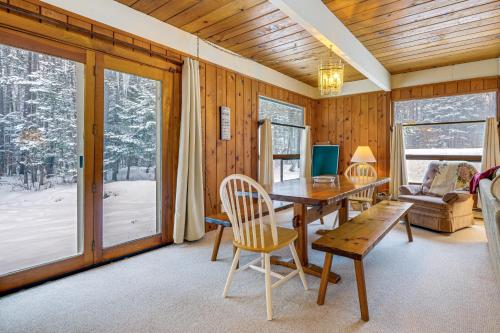 Outdoor Adventure Hub! Family Home in West Dover in Dover (VT)