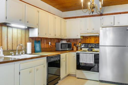 Outdoor Adventure Hub! Family Home in West Dover in Dover (VT)