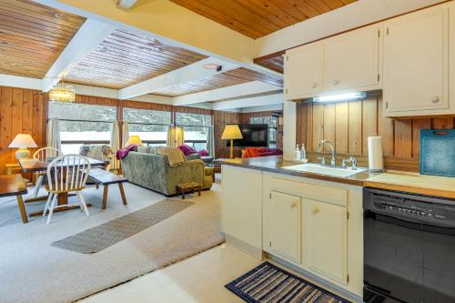 Outdoor Adventure Hub! Family Home in West Dover in Dover (VT)