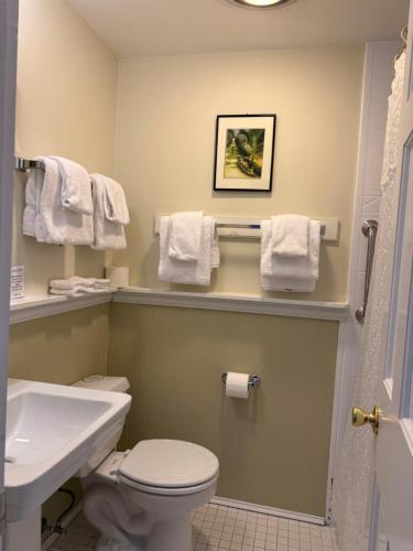 Cooper Hill Inn - main image