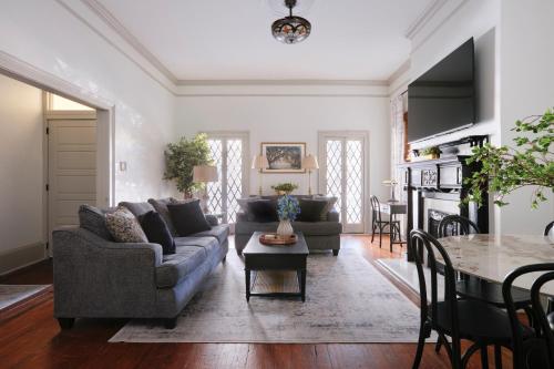 Comfortable Escape in Historic Downtown Savannah - main image