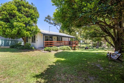 Karingal Beach Cottage Fingal Bay – khách sạn tại Fingal Bay