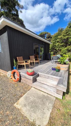 Hosts on the Coast Fernhaven Cabin