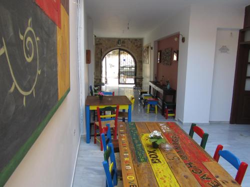 Poco Loco Bed & Breakfast - image 4