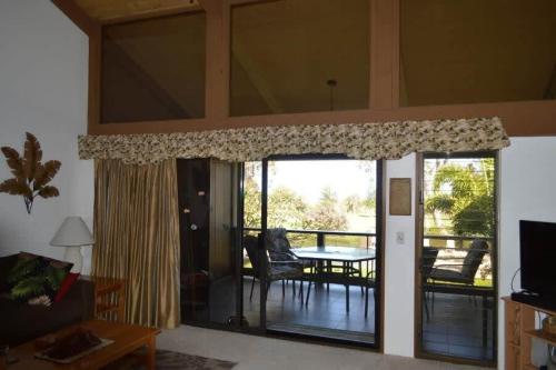 Peaceful golf retreat with shared pools in Waikoloa (HI)