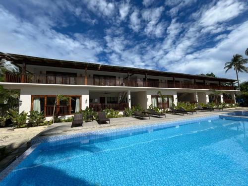 Zwembad, Ferra Resort Siargao in Siargao Island