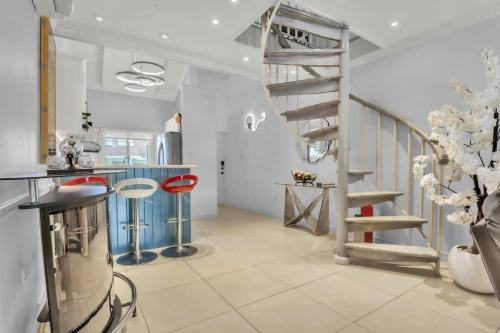 Signature Stay at the Fern in Plantation Village