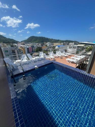 A környék, OYO Dynasty Hotel in Patong