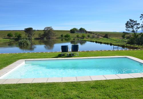 泳池, 橡樹下酒店 (Under Oaks) in 帕阿爾
