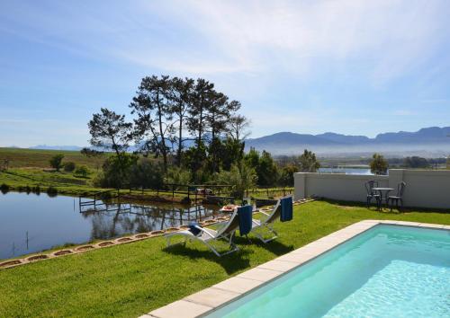 泳池, 橡樹下酒店 (Under Oaks) in 帕阿爾