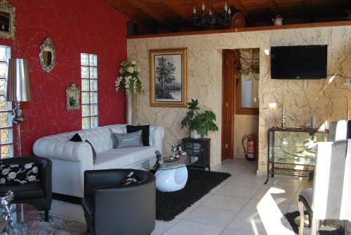 El Jardin - image 10
