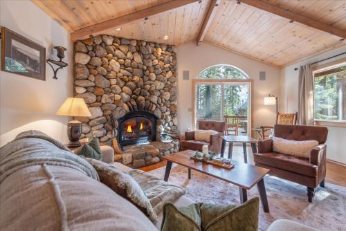 Tahoe Pines Beach Retreat in Homewood (CA)