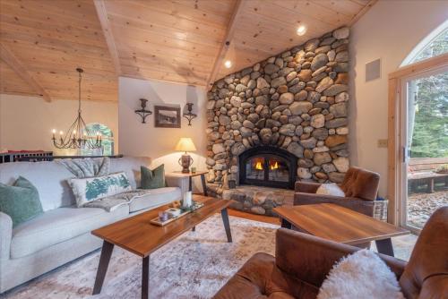 Tahoe Pines Beach Retreat in Homewood (CA)
