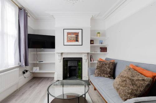 2BDR Victorian Retreat in East London - image 12