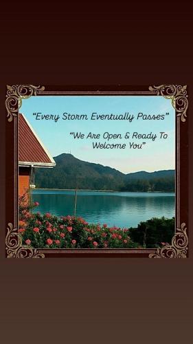 Serendipity Lake Artistic Bungalow by Heidis Home - Nuwara Eliya