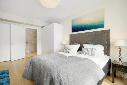 Four-Bedroom Apartment image 10